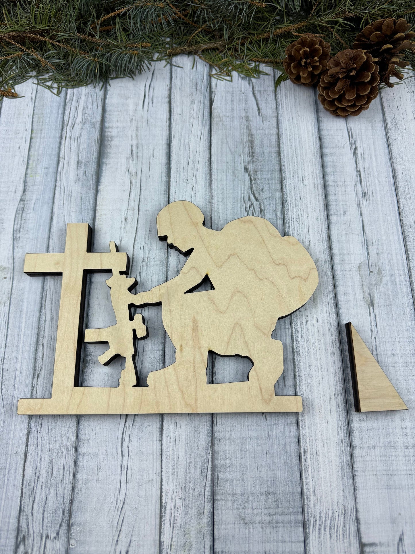 Soldier Kneeling - DIY- Kit- Veterans